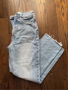 Abercrombie & Fitch Light Blue Cropped Frayed-Hem Jeans